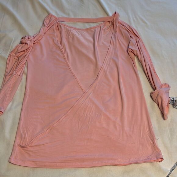LIGHTWEIGHT pink long sleeves open back shirt. medium - Picture 5 of 7